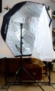 LIGHTING & STUDIO - Modellatori di Luce - Ombrelli e Accessori 9917436 Ombrello x flash a slitta 110 cm. con snodo e stativo